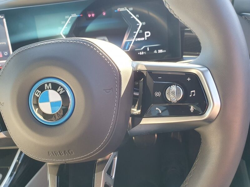 More views of BMW i7