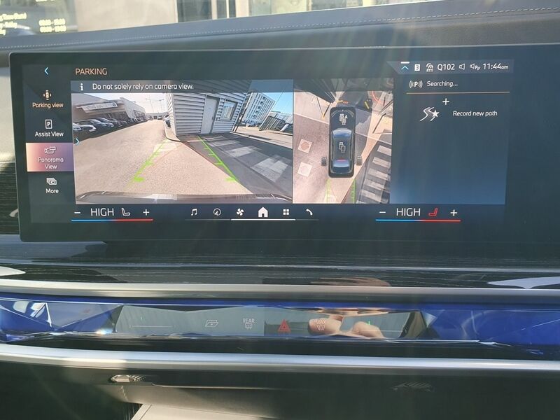 More views of BMW i7