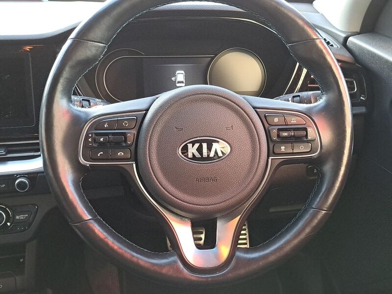 More views of Kia Niro