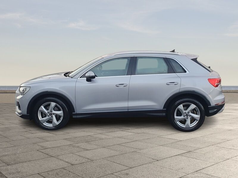 More views of Audi Q3