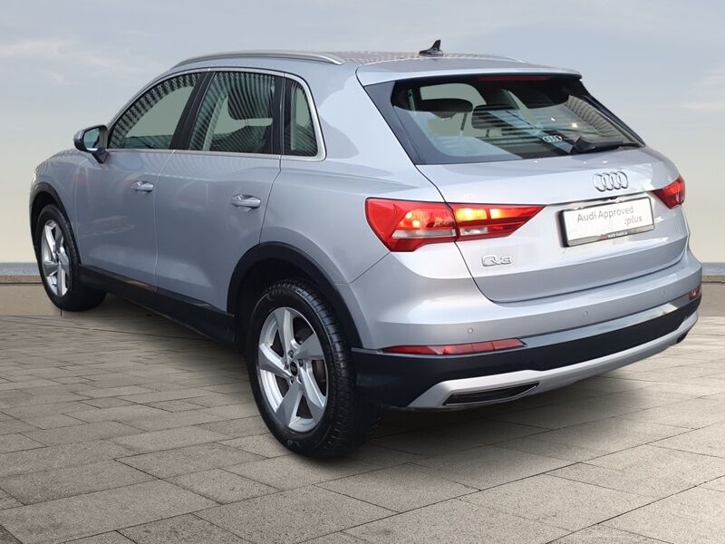 More views of Audi Q3