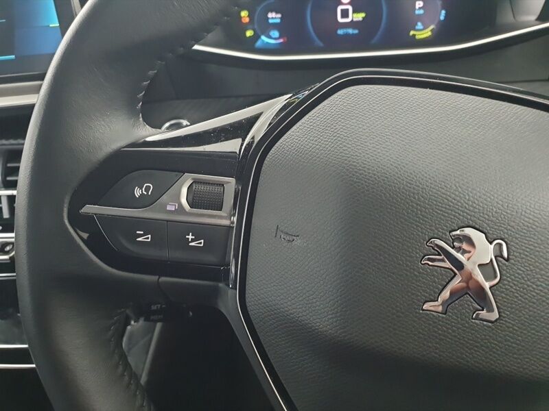 More views of Peugeot 2008