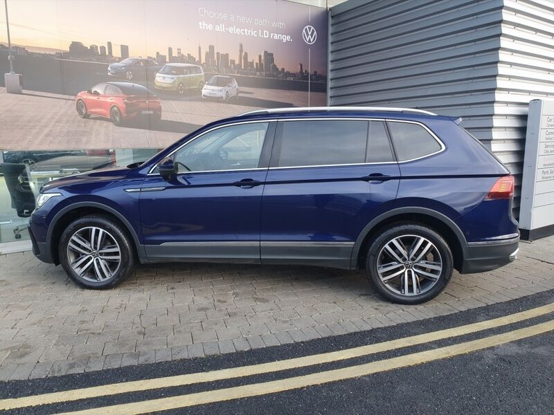 More views of Volkswagen Tiguan Allspace