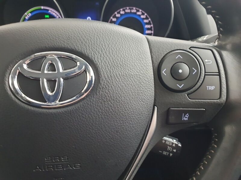 More views of Toyota Auris