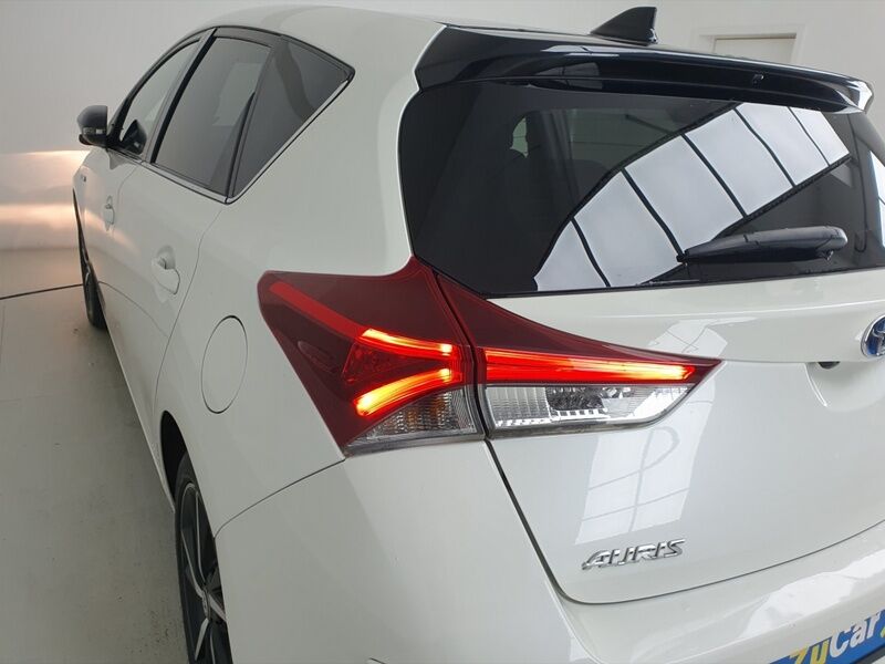 More views of Toyota Auris