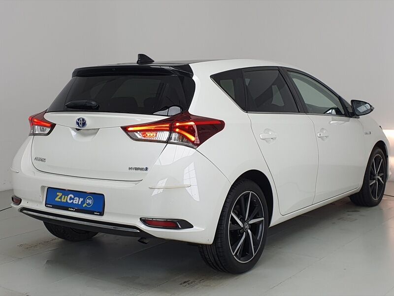 More views of Toyota Auris