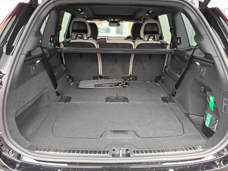 More views of Volvo XC90