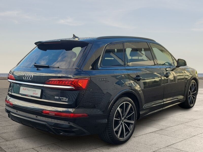 More views of Audi Q7