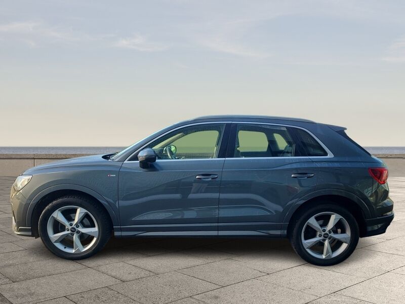 More views of Audi Q3