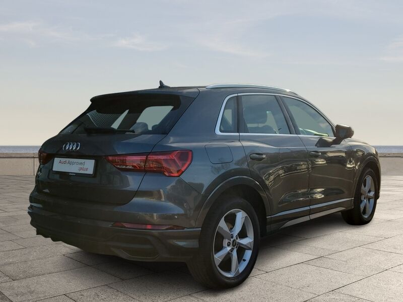 More views of Audi Q3