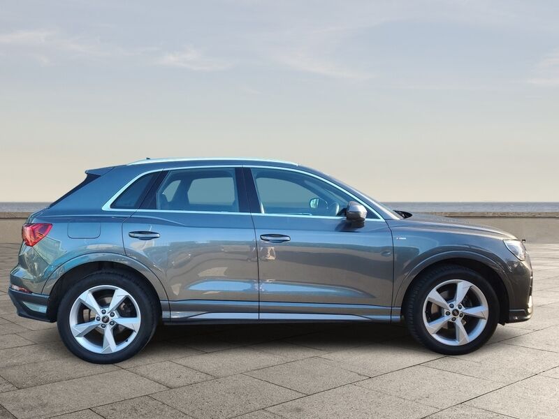 More views of Audi Q3