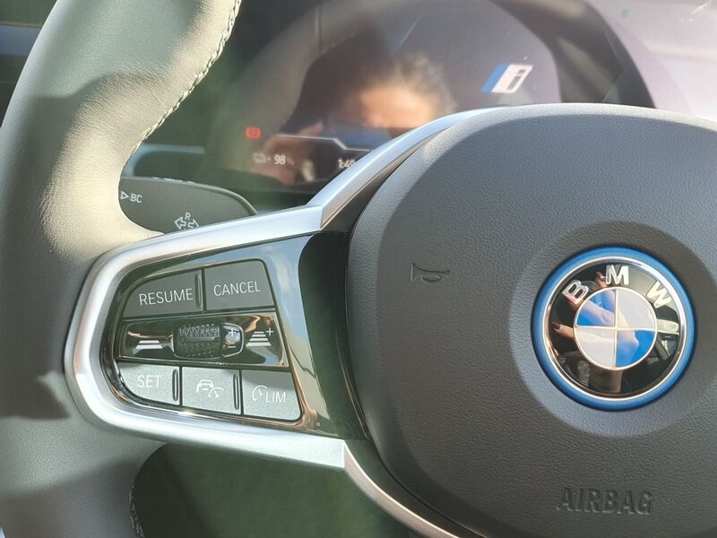 More views of BMW i4