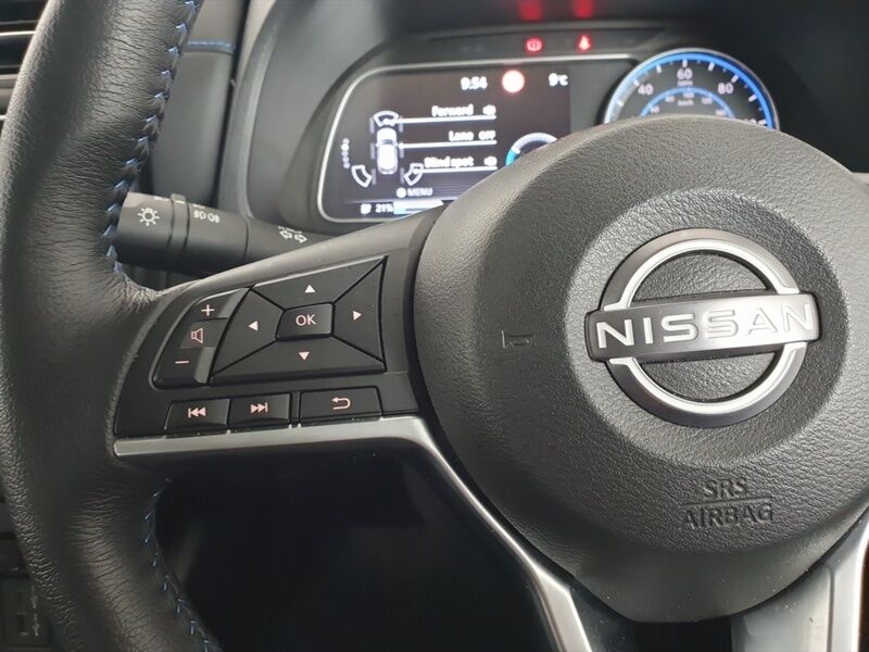 More views of Nissan Leaf