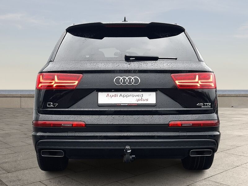 More views of Audi Q7