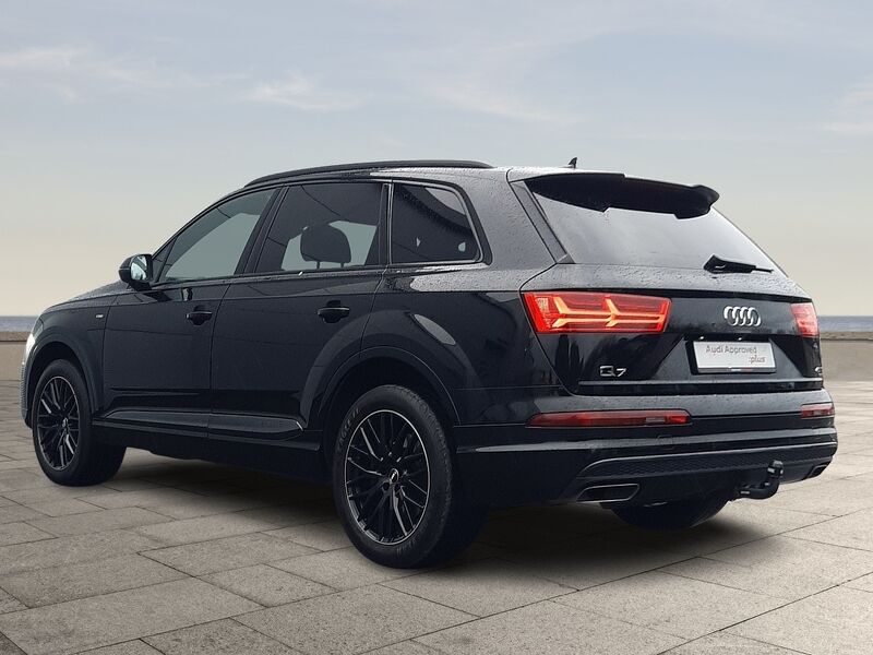 More views of Audi Q7