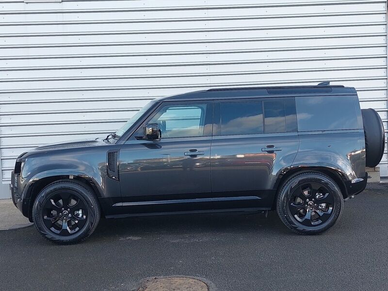 More views of Land Rover Defender