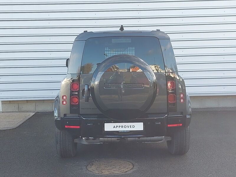 More views of Land Rover Defender