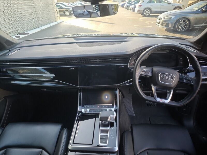 More views of Audi Q7