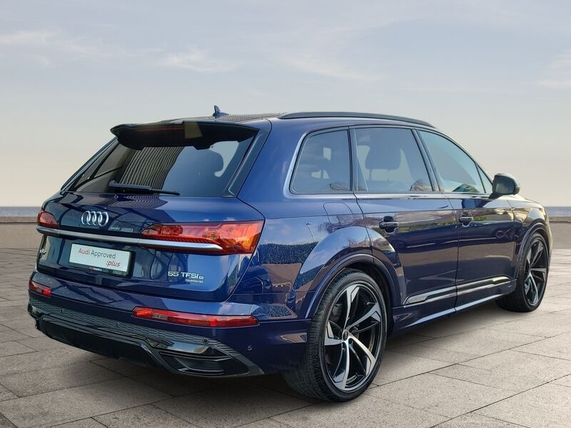 More views of Audi Q7