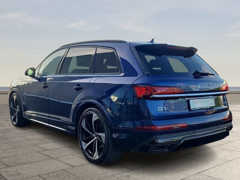 More views of Audi Q7