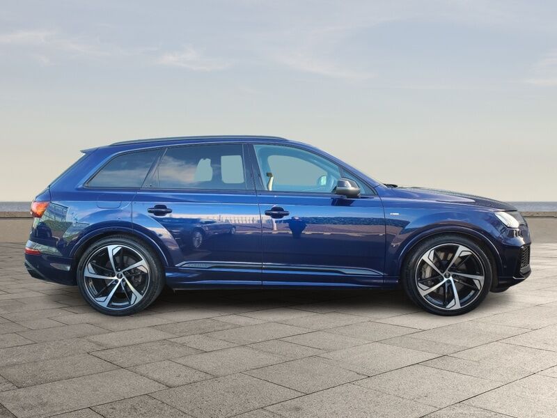 More views of Audi Q7