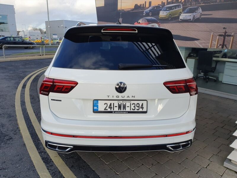 More views of Volkswagen Tiguan Allspace