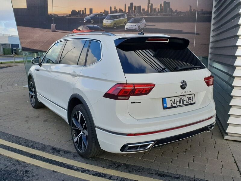 More views of Volkswagen Tiguan Allspace