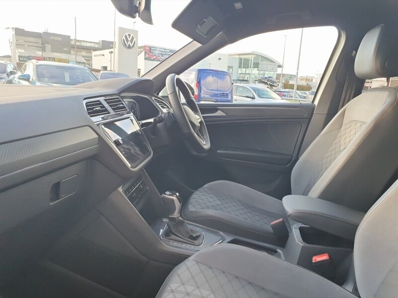 More views of Volkswagen Tiguan Allspace