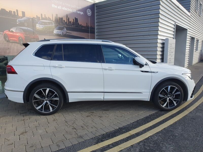 More views of Volkswagen Tiguan Allspace