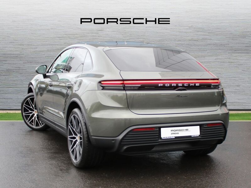 More views of Porsche Macan