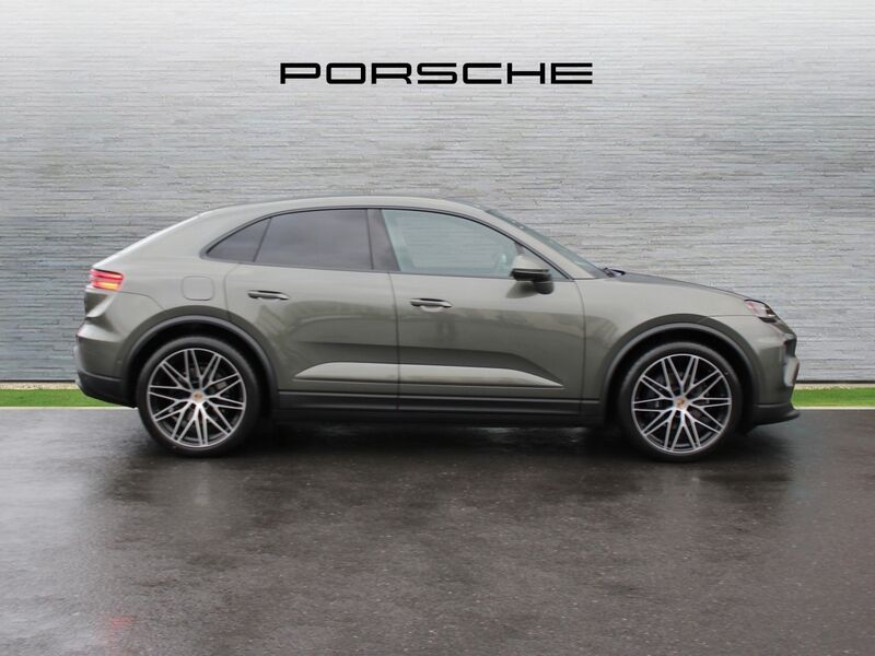 More views of Porsche Macan