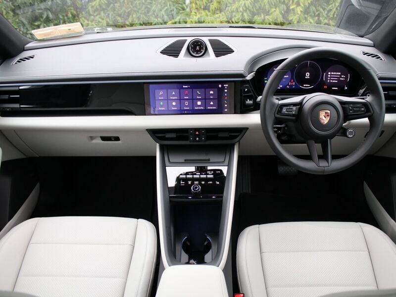 More views of Porsche Macan