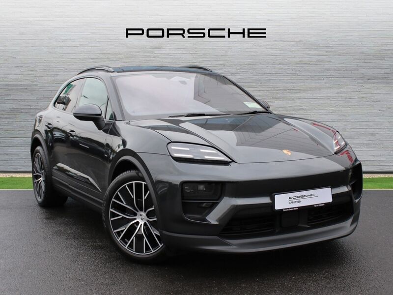 More views of Porsche Macan