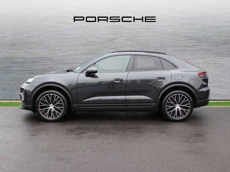 More views of Porsche Macan