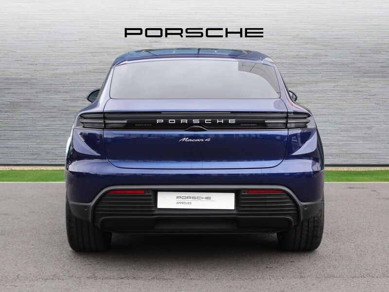 More views of Porsche Macan