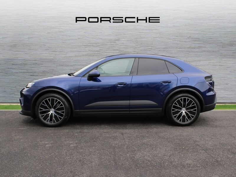 More views of Porsche Macan