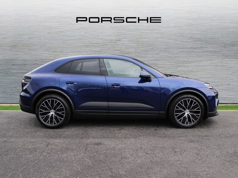 More views of Porsche Macan