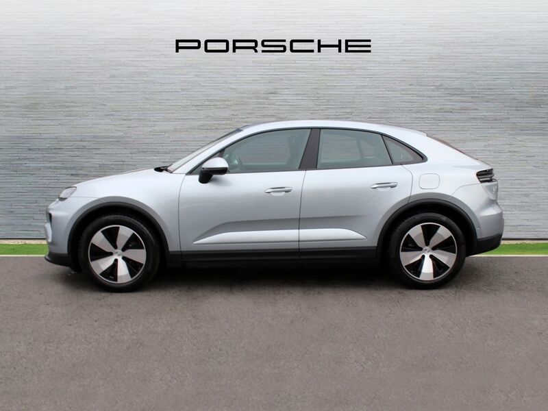 More views of Porsche Macan