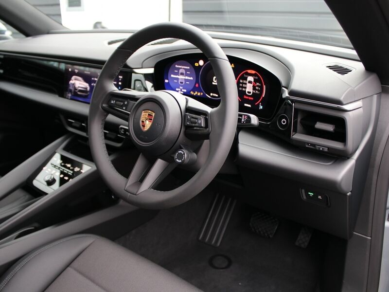 More views of Porsche Macan