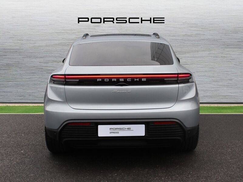 More views of Porsche Macan