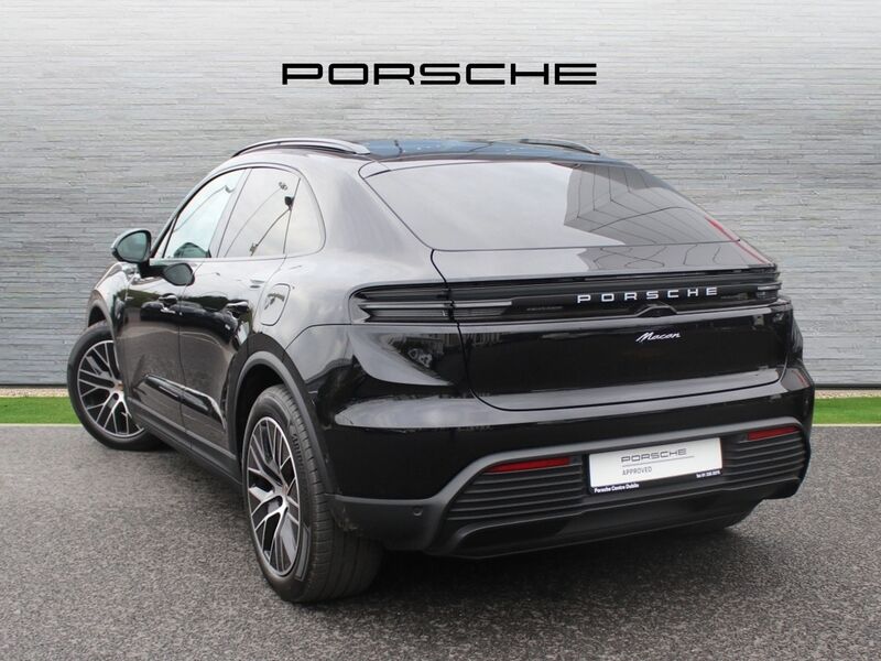 More views of Porsche Macan