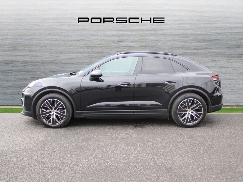 More views of Porsche Macan