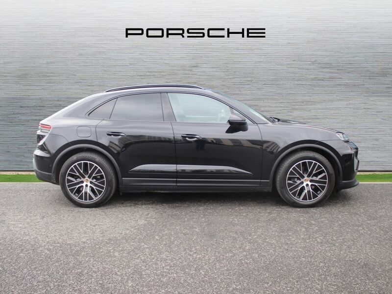 More views of Porsche Macan