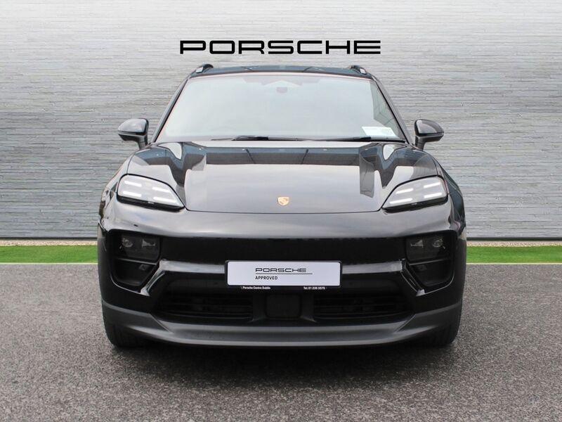 More views of Porsche Macan