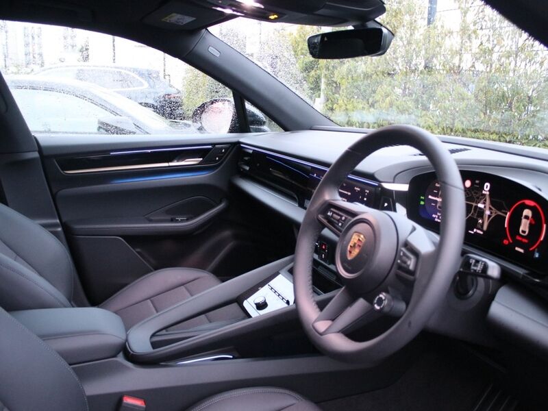 More views of Porsche Macan