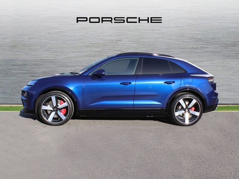 More views of Porsche Macan