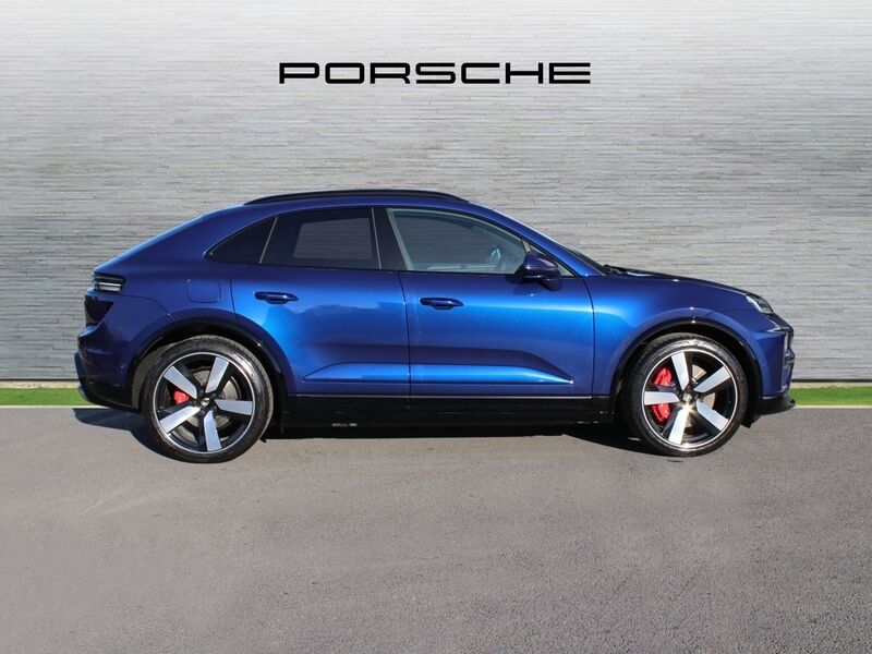 More views of Porsche Macan