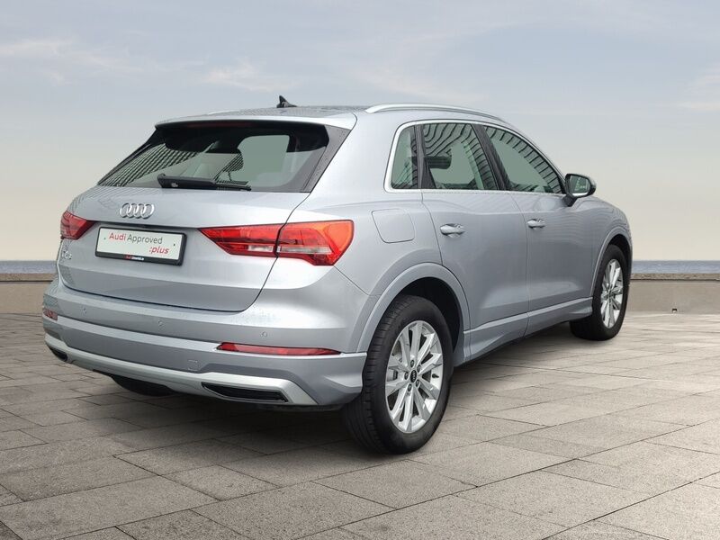 More views of Audi Q3