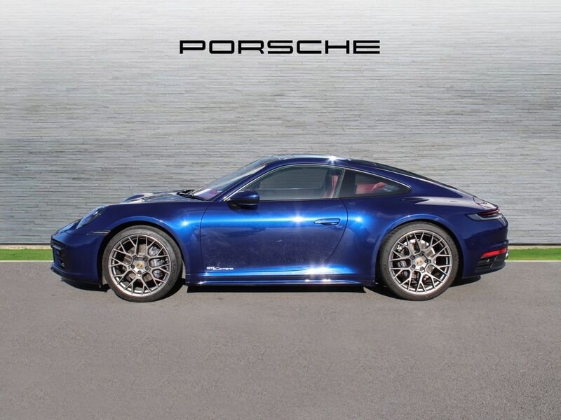 More views of Porsche 911