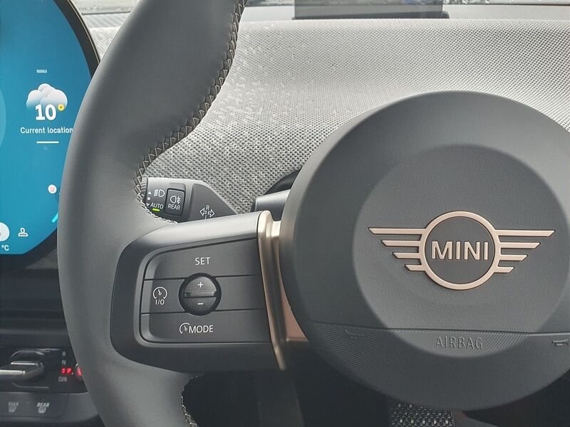 More views of MINI Hatch